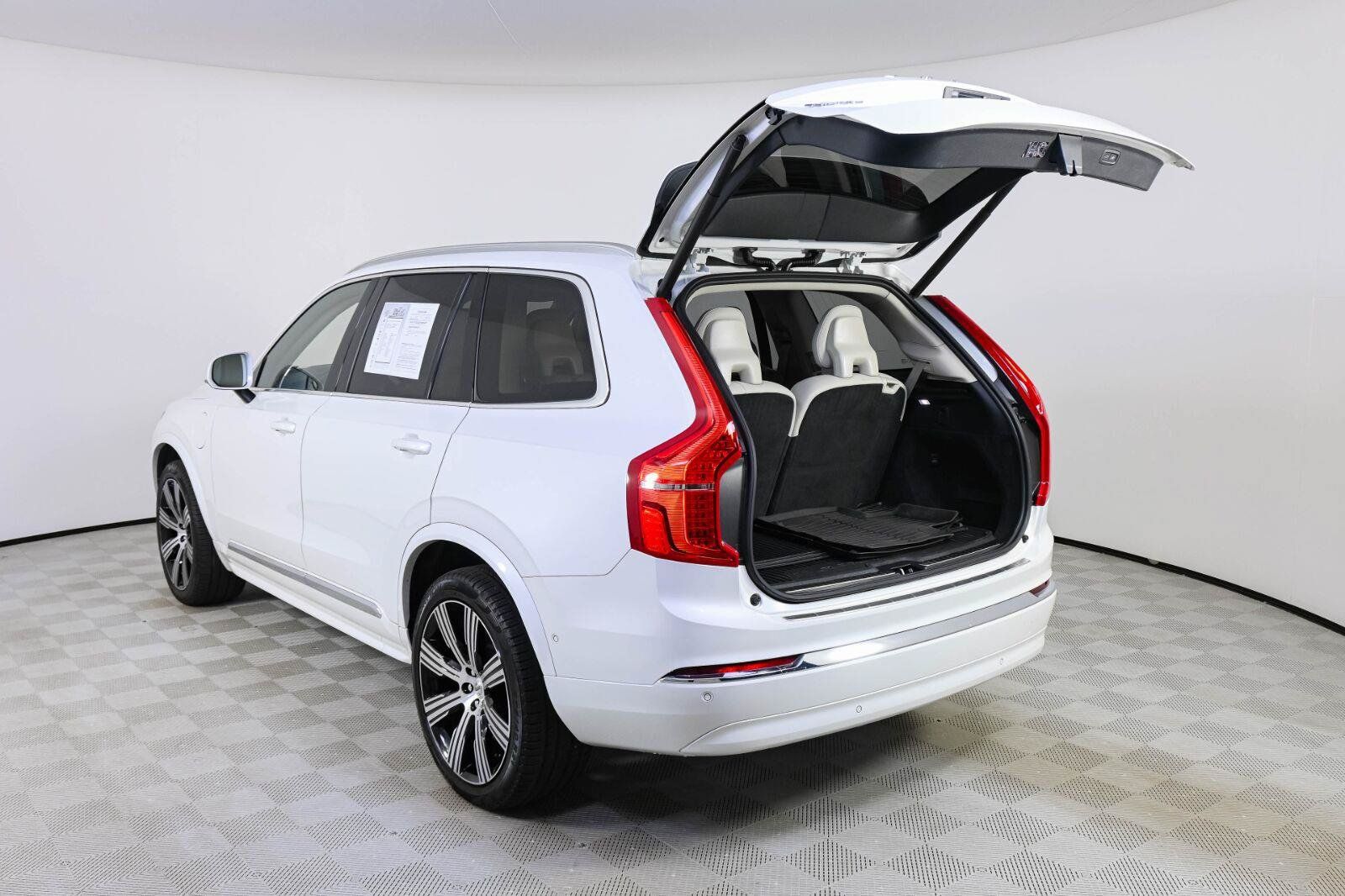 Certified 2025 Volvo XC90 T8 Ultra w/ Protection Package Premier AWD/4WD image 34