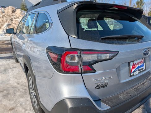 Certified 2025 Subaru Outback image 17