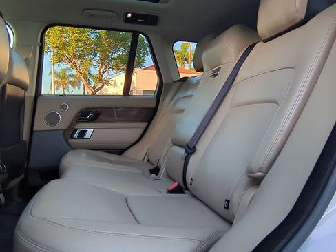 Used 2020 Land Rover Range Rover HSE image 23