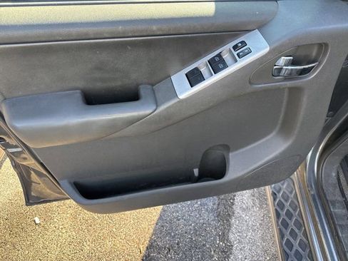 Used 2008 Nissan Pathfinder SE w/ Leather Pkg image 8