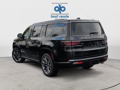 Used 2025 Jeep Wagoneer Series III w/ Premium Group I image 6