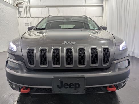Used 2014 Jeep Cherokee Trailhawk image 4