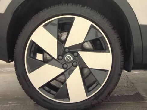 Used 2023 Volvo C40 P8 Recharge Ultimate AWD/4WD image 13