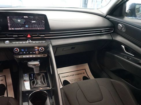 Used 2023 Hyundai Elantra SEL w/ Convenience Package FWD image 12