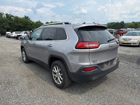 Used 2018 Jeep Cherokee Latitude Plus AWD/4WD image 4