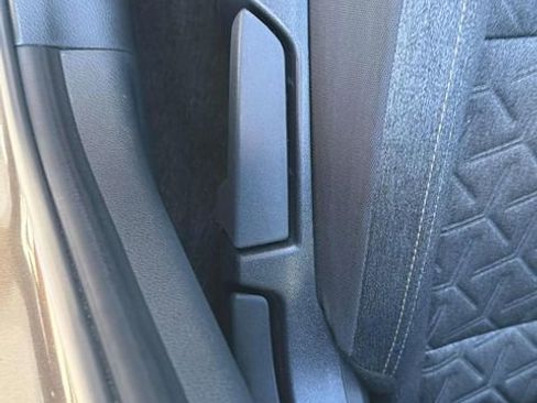 Certified 2025 Nissan Kicks SV image 25