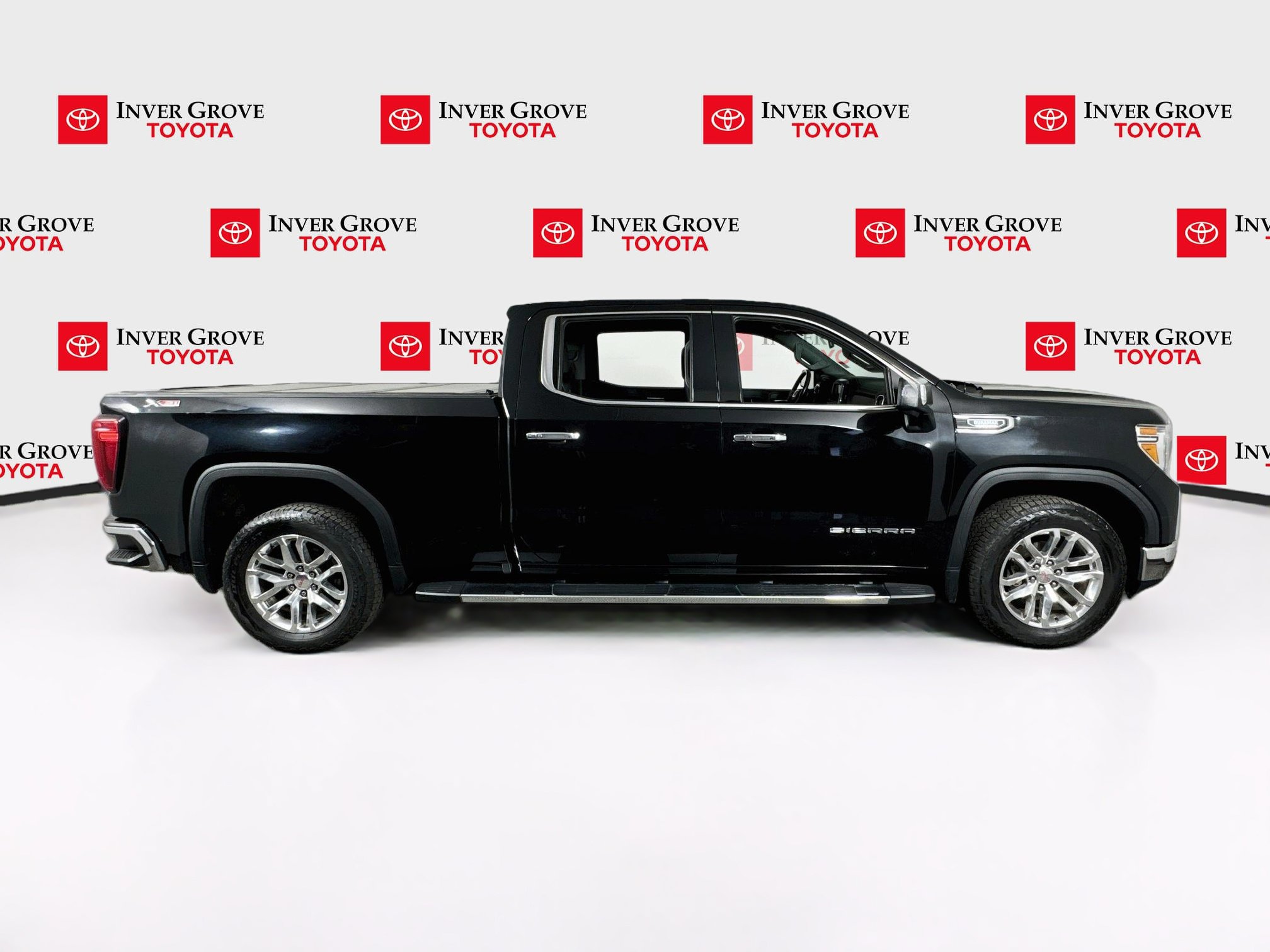 Used 2021 GMC Sierra 1500 SLT w/ SLT Premium Plus Package AWD/4WD image 4