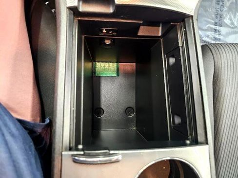 Used 2015 Toyota Venza Limited image 26