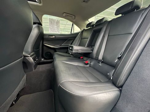 Used 2018 Lexus IS 300 image 21
