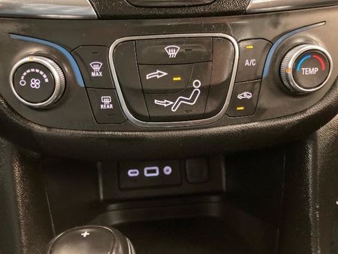 Used 2019 Chevrolet Equinox LT FWD image 22