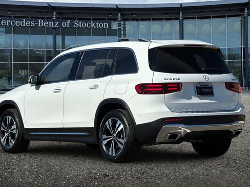 New 2026 Mercedes-Benz GLB 250 4MATIC image 6