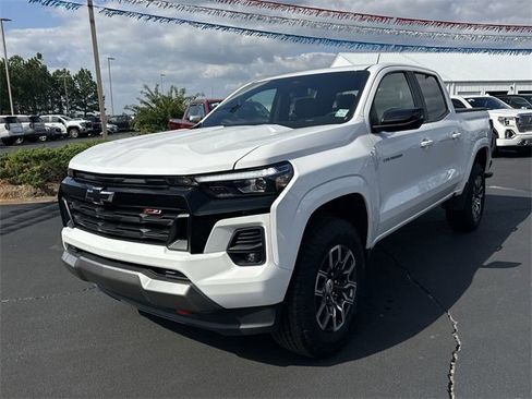Used 2023 Chevrolet Colorado Z71 w/ Advanced Trailering Package image 4