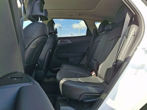 Used 2026 Kia Sportage EX w/ EX Panorama Roof Package image 10