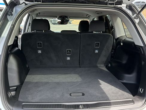 Used 2023 Jeep Grand Cherokee Laredo RWD image 27