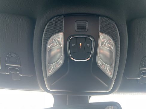 Used 2024 Jeep Compass Latitude image 23