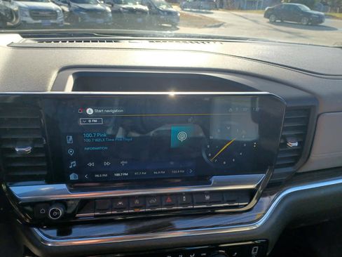 Used 2025 Chevrolet Silverado 1500 LT image 10