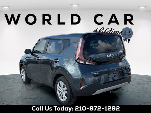 Used 2025 Kia Soul LX FWD image 5