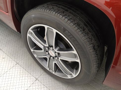 Used 2017 GMC Acadia Denali w/ Technology Package FWD image 31