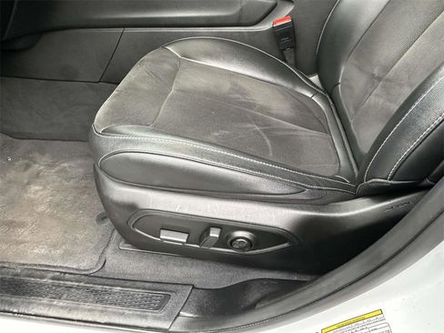 Certified 2023 Jeep Grand Cherokee L Laredo image 19