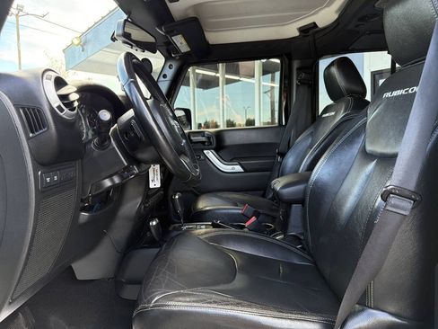 Used 2015 Jeep Wrangler Unlimited Rubicon w/ Dual Top Group AWD/4WD image 30