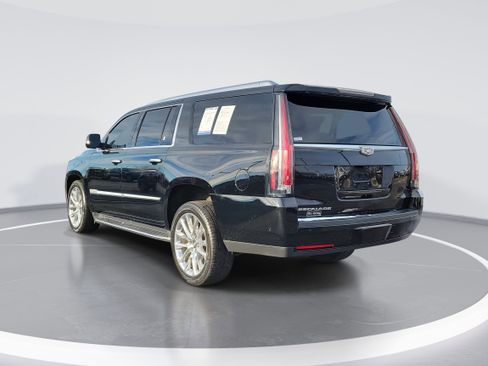 Used 2019 Cadillac Escalade ESV Luxury image 4