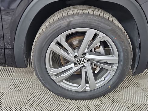Used 2024 Volkswagen Atlas Cross Sport SEL R-Line AWD/4WD image 10