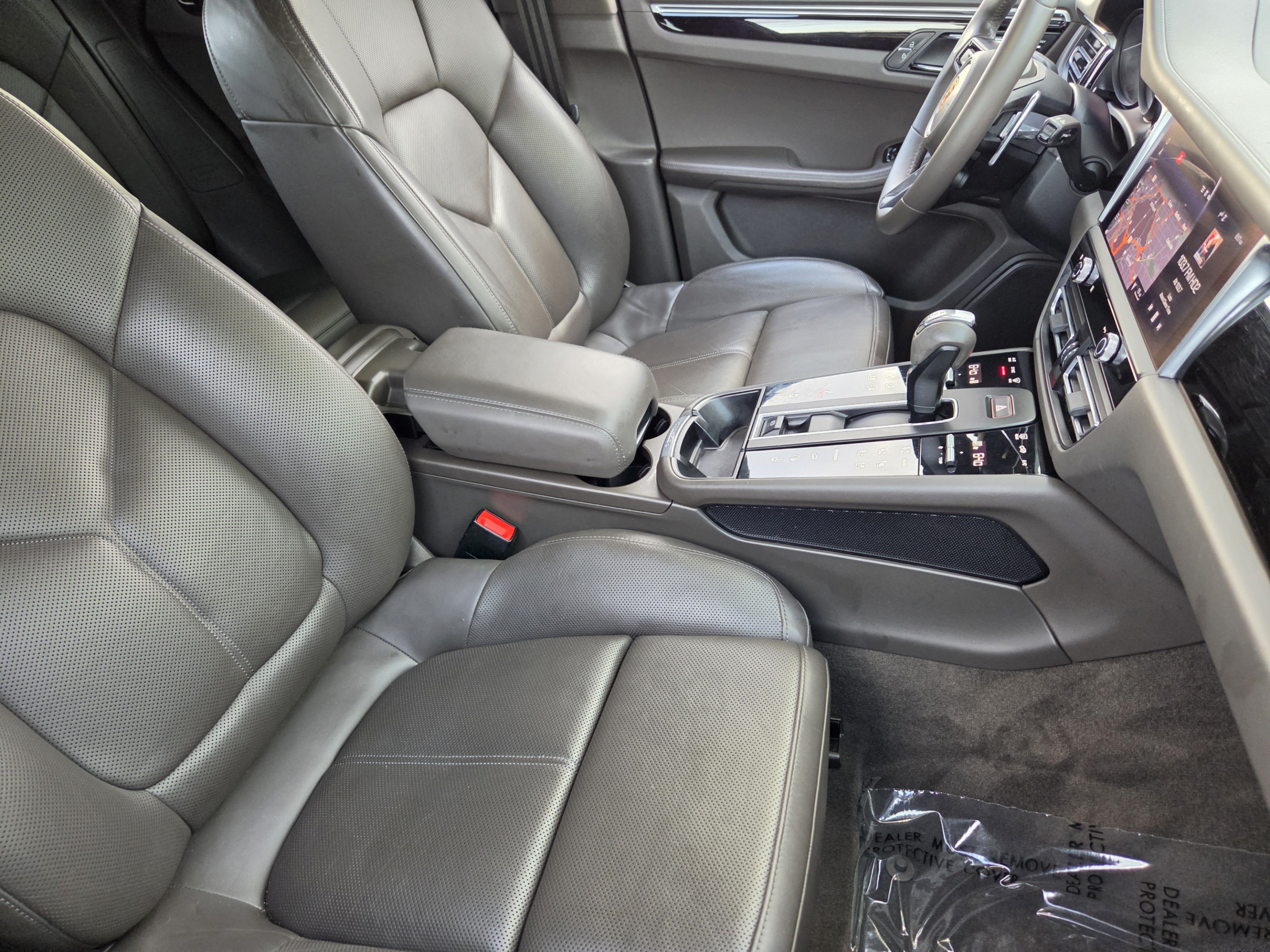 Used 2023 Porsche Macan Turbo AWD/4WD image 8