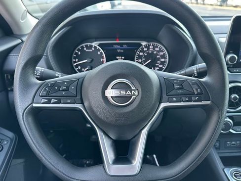 Used 2025 Nissan Sentra SV FWD image 41