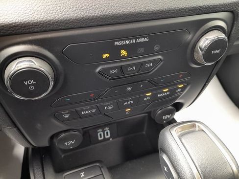 Used 2023 Ford Ranger XLT w/ Equipment Group 301A Mid AWD/4WD image 23