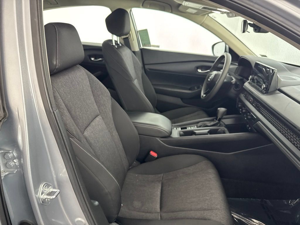 Certified 2025 Honda Accord LX image 22