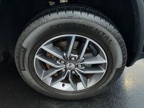 Used 2018 Jeep Grand Cherokee Limited image 10