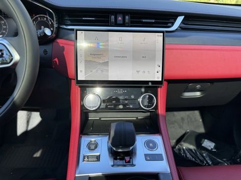 New 2026 Jaguar F-PACE R-Dynamic S image 26