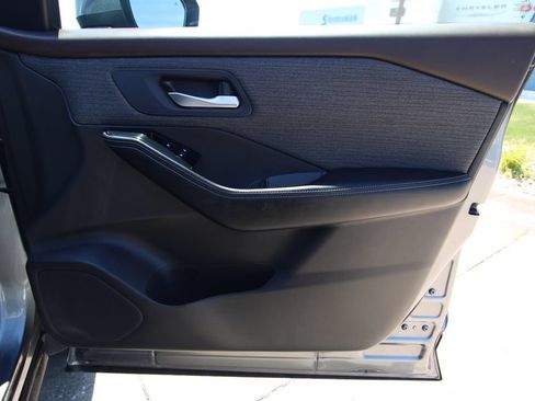 Used 2023 Nissan Rogue SV AWD/4WD image 36