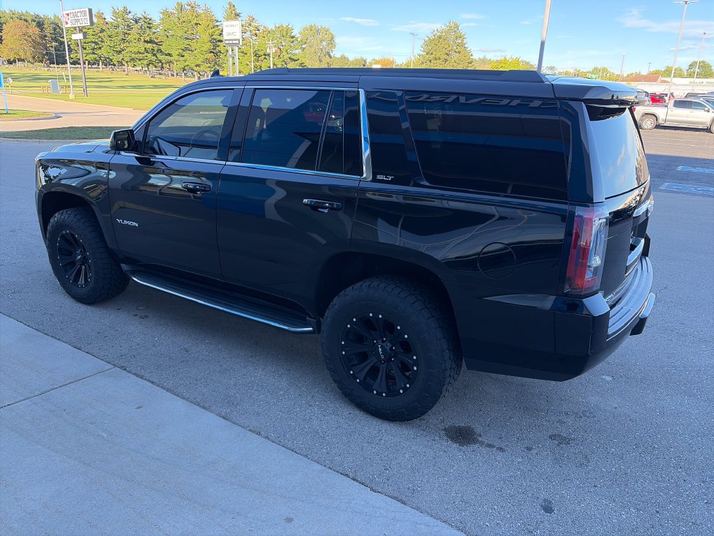 Used 2017 GMC Yukon SLT w/ Open Road Package AWD/4WD image 6