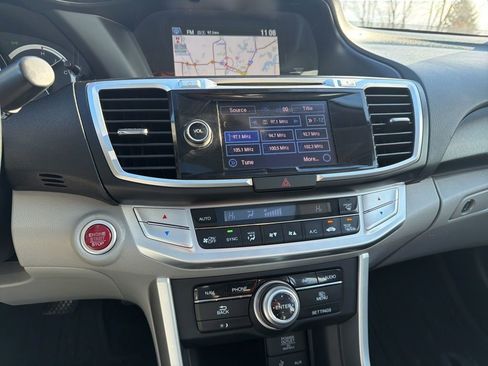 Used 2015 Honda Accord Touring image 16