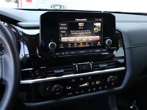Used 2025 Nissan Pathfinder SV FWD image 17