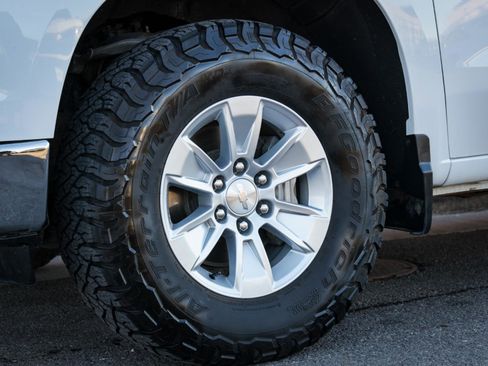 Used 2023 Chevrolet Silverado 1500 LT w/ Work Truck Package image 11