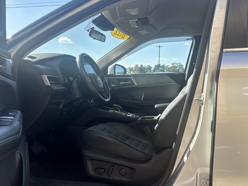 Used 2022 Mitsubishi Outlander SE image 9