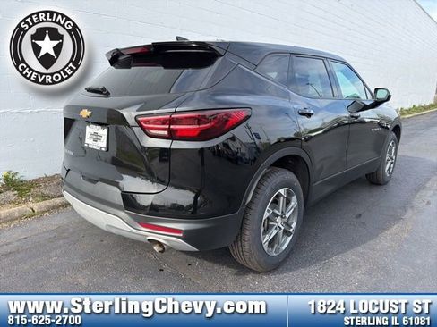 Used 2025 Chevrolet Blazer LT FWD image 5