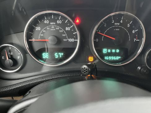 Used 2014 Jeep Wrangler Rubicon w/ Power Convenience Group image 19