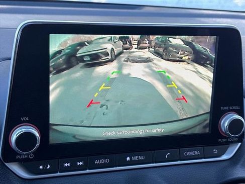 Used 2025 Nissan Sentra SV image 15