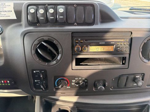 Used 2012 Ford E-450 and Econoline 450 Super Duty w/ Shuttle Bus Prep Pkg image 31