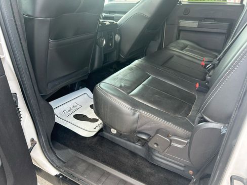 Used 2011 Ford F350 Lariat w/ Lariat Interior Pkg image 9