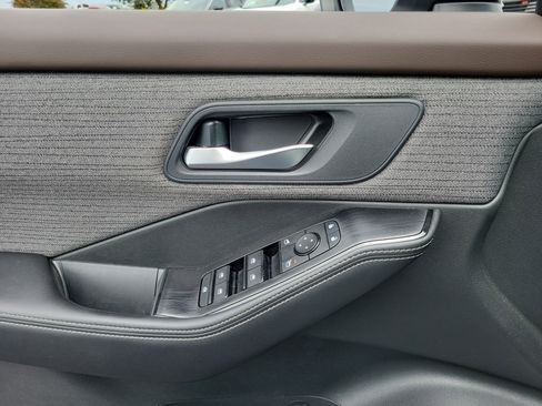 Certified 2023 Nissan Rogue SV AWD/4WD image 17