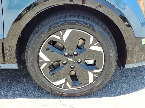 Certified 2023 Kia Niro Wind FWD image 5
