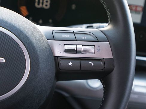 Used 2025 Hyundai Kona SEL FWD image 19