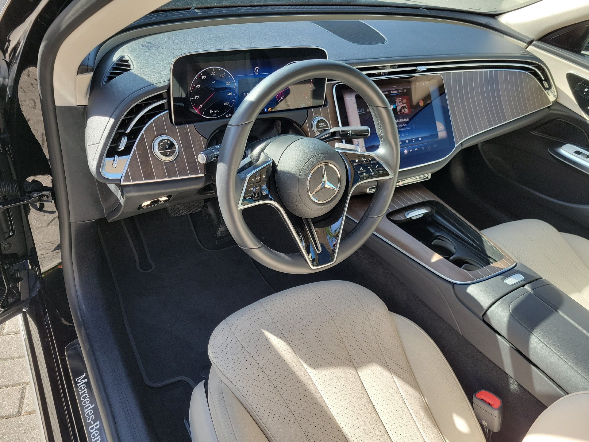 Used 2025 Mercedes-Benz E 350 Sedan w/ Winter Package image 25