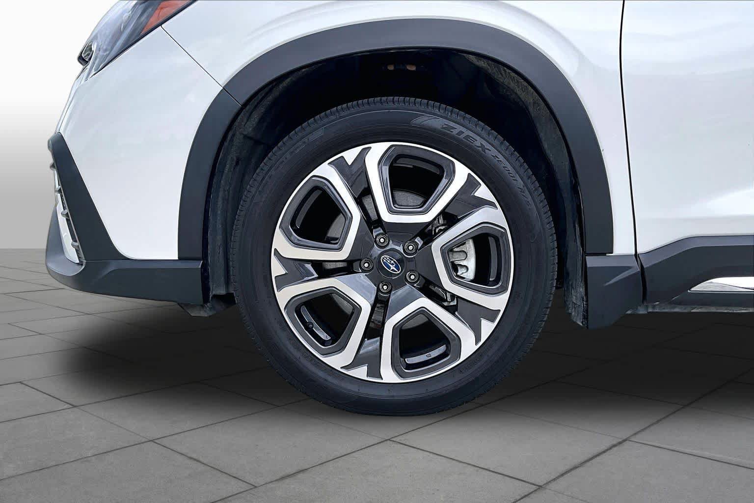 Used 2025 Subaru Ascent Touring w/ Popular Package #1 AWD/4WD image 11
