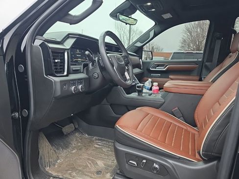 Used 2025 GMC Sierra 1500 Denali Ultimate image 13