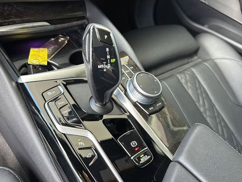 Used 2021 BMW 540i w/ M Sport Package image 26